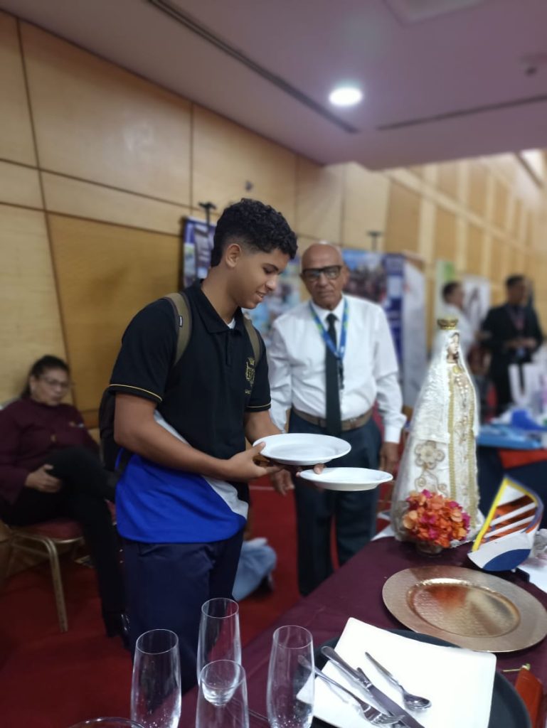 Estudiante de la Escuela Restaurante Makro Kfé